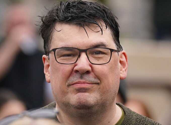 Met Police arrest father Ted writer for ‘inciting violence’ on X