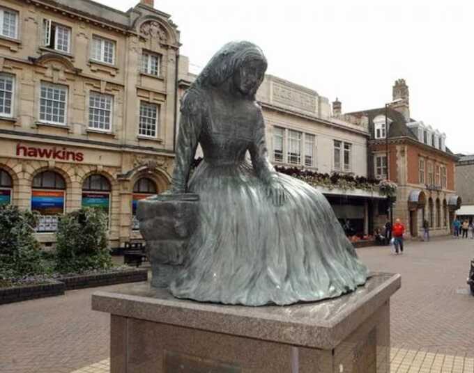 Nuneaton women arrested after racial abuse incident linked to asylum hotel unrest