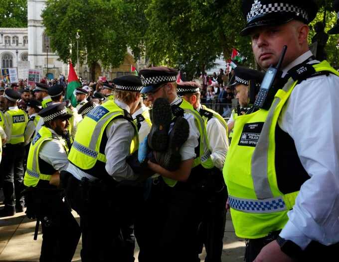 London protest sees nearly 900 arrests after Palestine Action ban