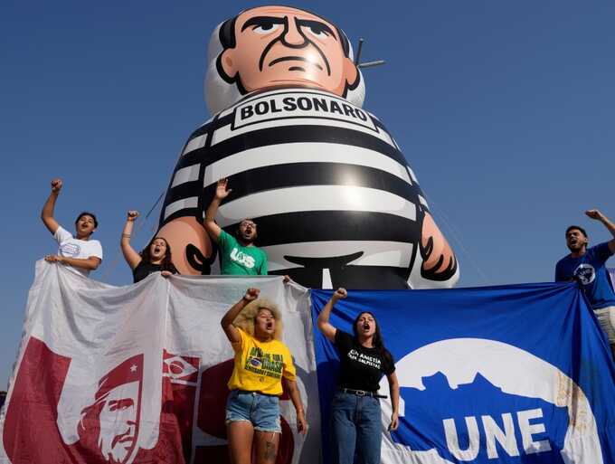 Brazilian citizens rejoice after Bolsonaro convicted for plotting coup