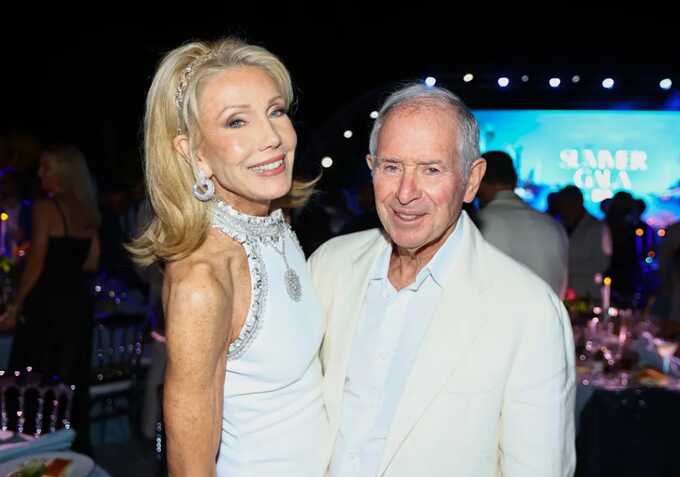 Stephen Schwarzman criticized for filling nine-million-gallon lake amid UK drought