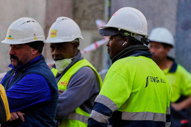 Four construction workers die after building collapses in Madrid
