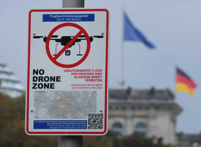 German cabinet approves law letting police intercept drones after airport chaos