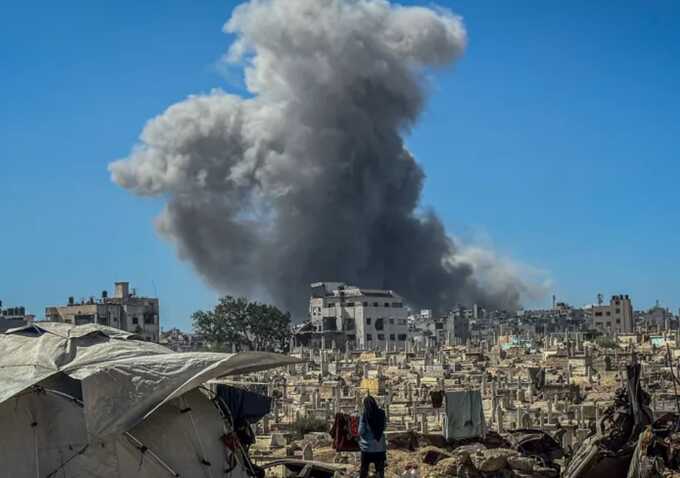Israel and Hamas agree to first phase of Gaza ceasefire