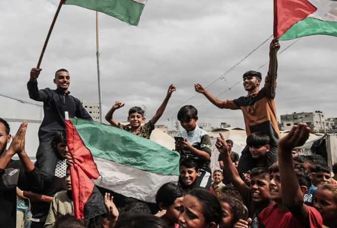 Ceasefire in Gaza comes into effect as Israel and Hamas begin implementation