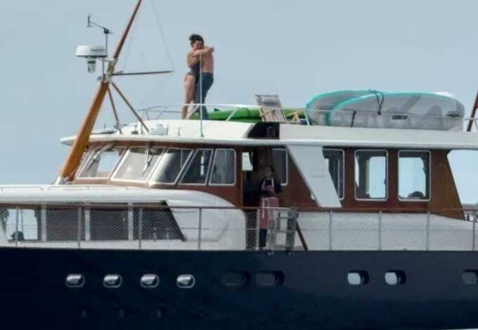 Katy Perry and Justin Trudeau caught in intimate hug amid recent separations