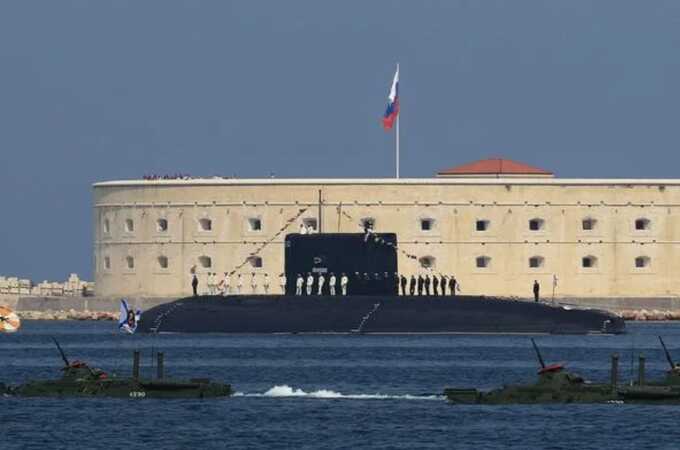 NATO chief mocks Russia over ‘limping’ submarine after reports of malfunction