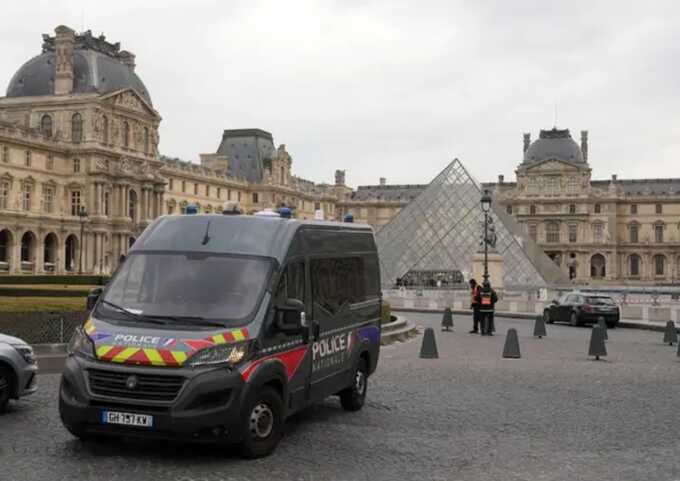 Estimated value of ’priceless’ jewels stolen in Louvre heist revealed