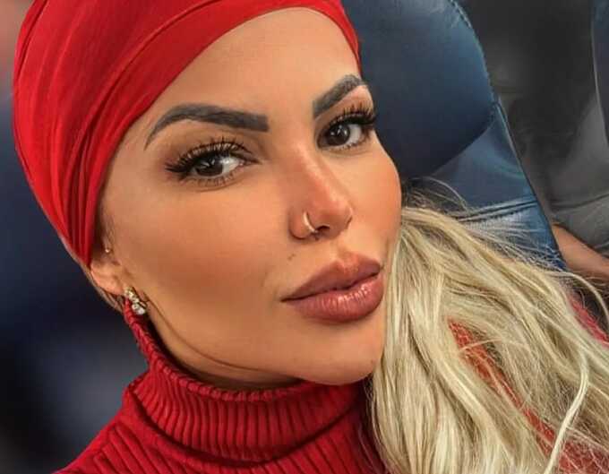 Brazilian singer Vanessa Rios dies at 42 after battle with rare lung cancer
