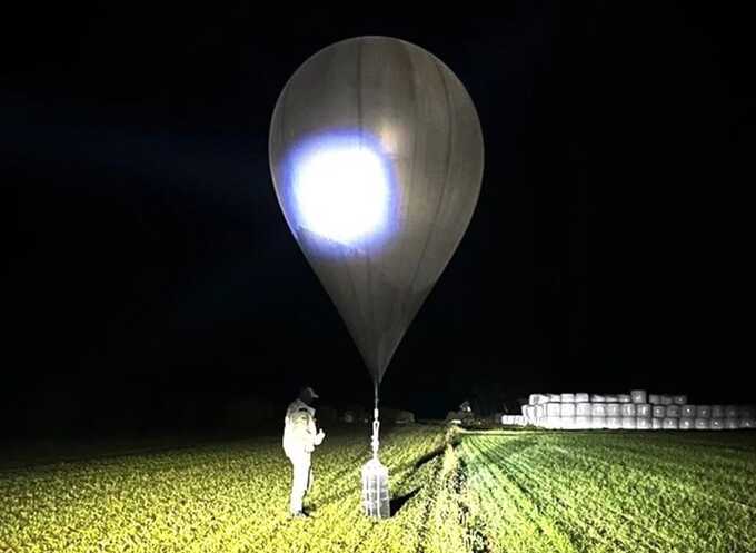 Lithuania closes border crossings with Belarus after balloon incidents disrupting flights