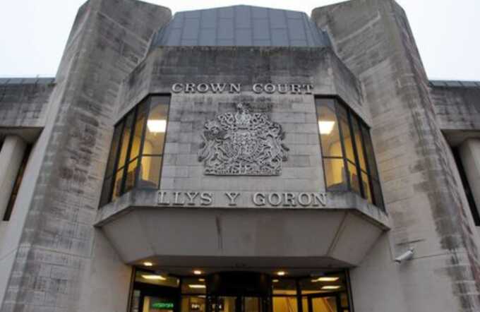 Woman accused of hiding property ownership to claim UK benefits