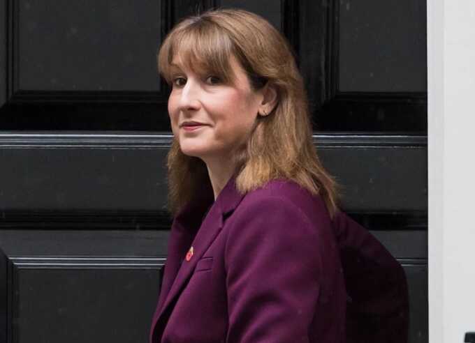 Keir Starmer avoids political damage over chancellor Rachel Reeves’ rental licence row