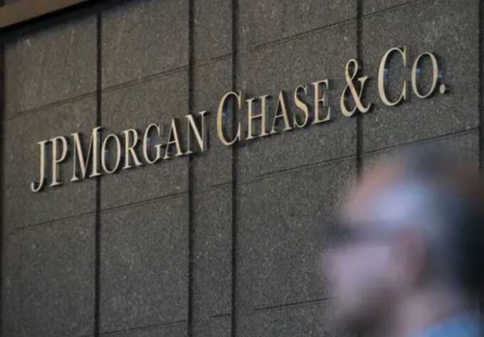 Bank warned US authorities about possible human trafficking tied to Epstein