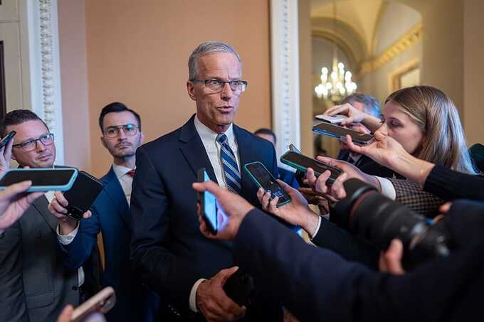 Longest-ever US shutdown drags on amid Senate stalemate over health care spending