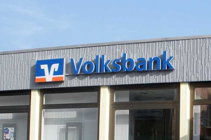 Two German banks close accounts of regional AfD branches