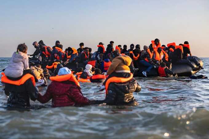 French authorities deploy 30m arresting nets to stop Channel migrants