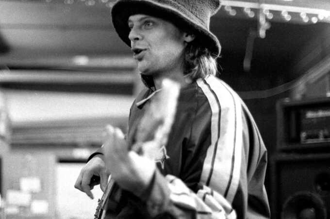 Stone Roses bassist Gary “Mani” Mounfield dies aged 63