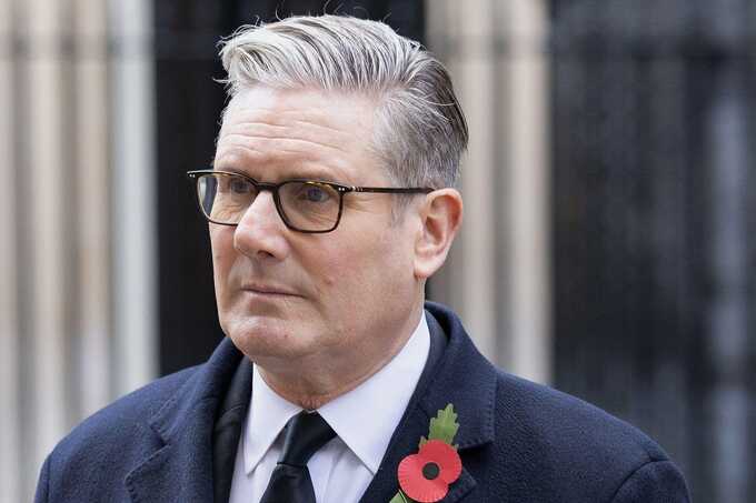Starmer slams Farage as “spineless” after alleged racist comments made at a school