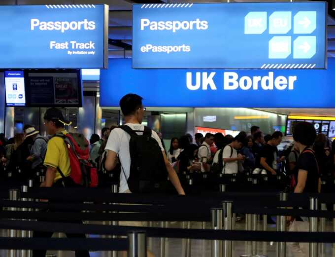Net migration drops to 204,000 as post-pandemic surge reverses
