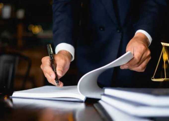 Cyprus bar suspends license of lawyer who absconded from U.K. prison