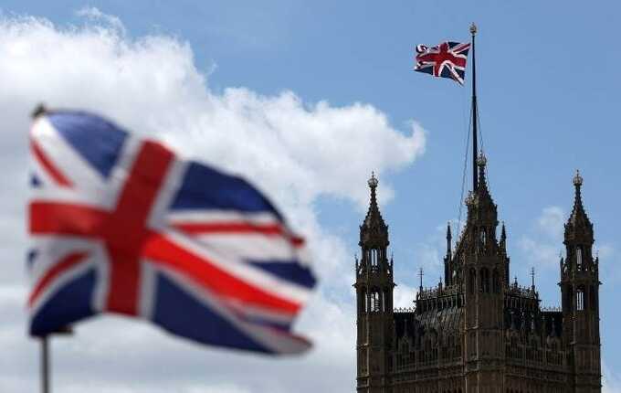 UK Prime-Minister Keir Starmer  announces full sanctions against Russian military intelligence GRU