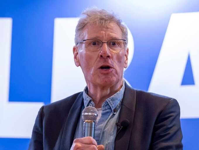 Alba party to fold after mounting debts and police finance probe