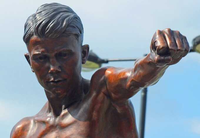 Boxing legend statue cut down and stolen as police hunt masked raiders