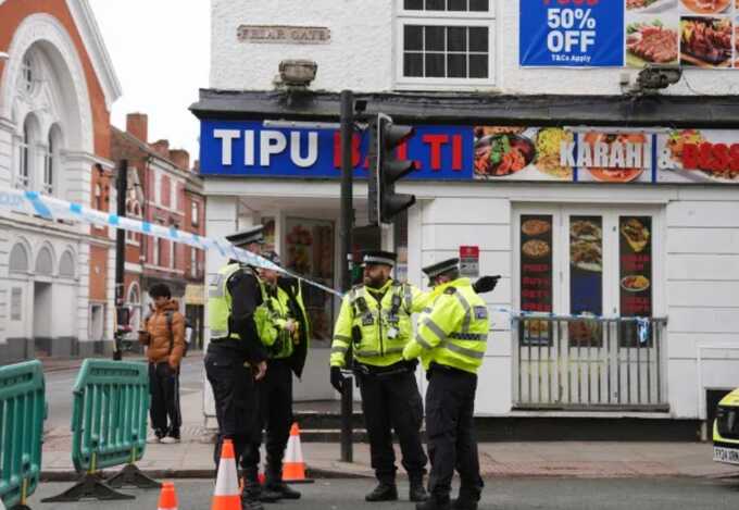 Driver arrested after car crashes into group during night out in Derby