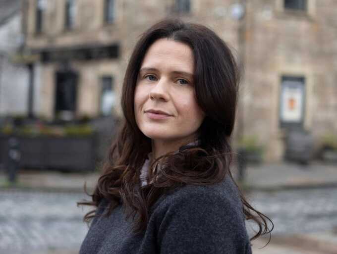 Royal Navy officer steps back from duties amid flirtation-linked spy inquiry