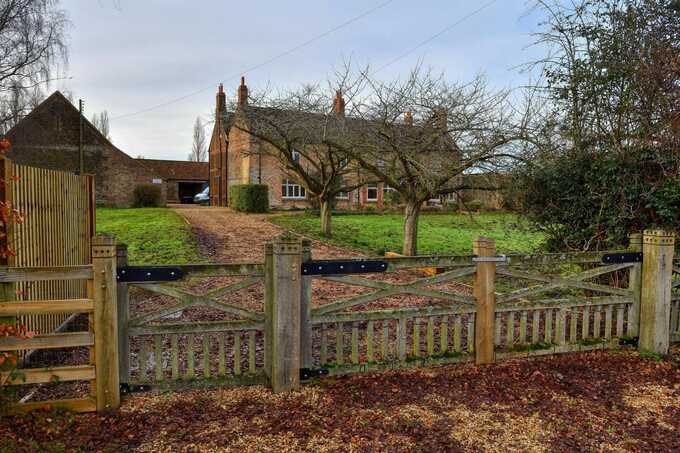 Andrew Mountbatten-Windsor moves into Marsh Farm amid ongoing royal fallout