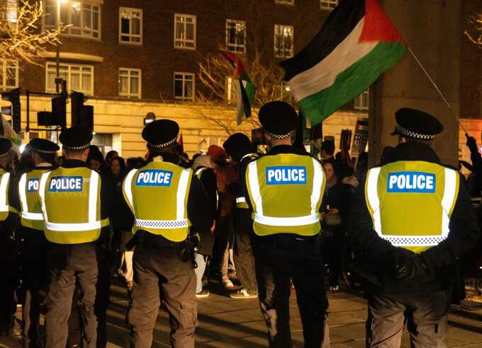 Police refuse to ban pro-Palestine march despite anti-Semitic attacks