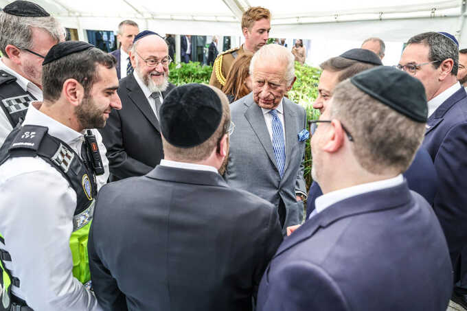 King Charles welcomed warmly during visit to Golders Green following antisemitic violence