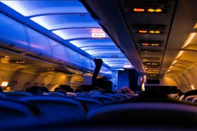 Passenger speaking Russian attempts cockpit breach on Chicago–Minneapolis flight