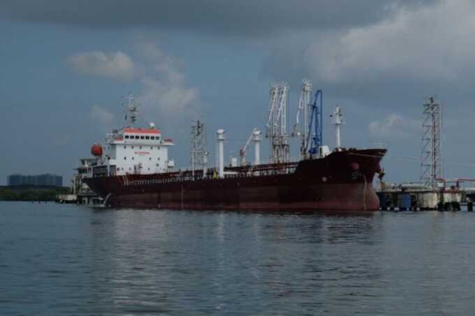 France intercepts Russian shadow fleet tanker with UK backing in Atlantic operation