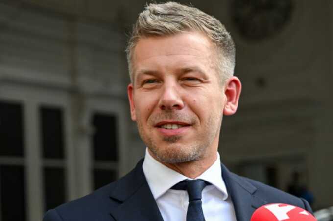 Hungary’s new government targets Orban oligarchs with radical wealth tax plan