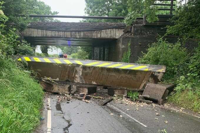 Railway bridge collapses after lorry crash between Nuneaton and Rugby