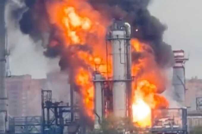 Ukrainian drones breach Moscow defences and hit refinery 10 miles from Kremlin