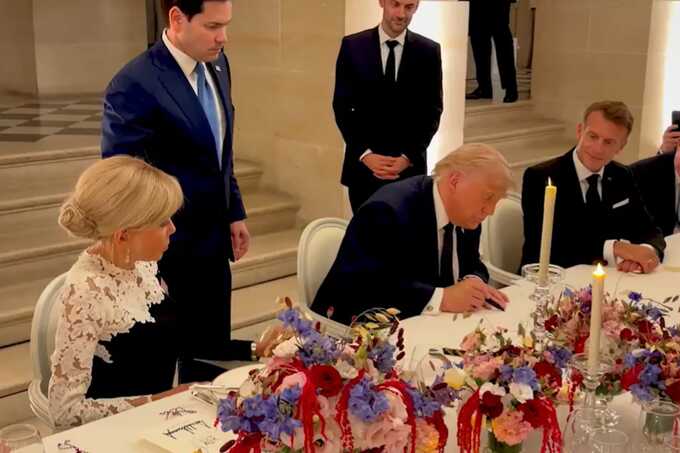 Trump signs Iran ceasefire memorandum to end Strait of Hormuz blockade