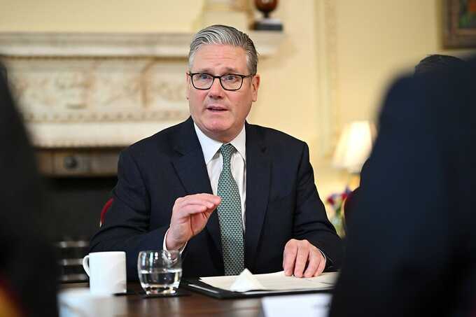 Starmer vows to fight Burnham challenge as Labour leadership crisis deepens