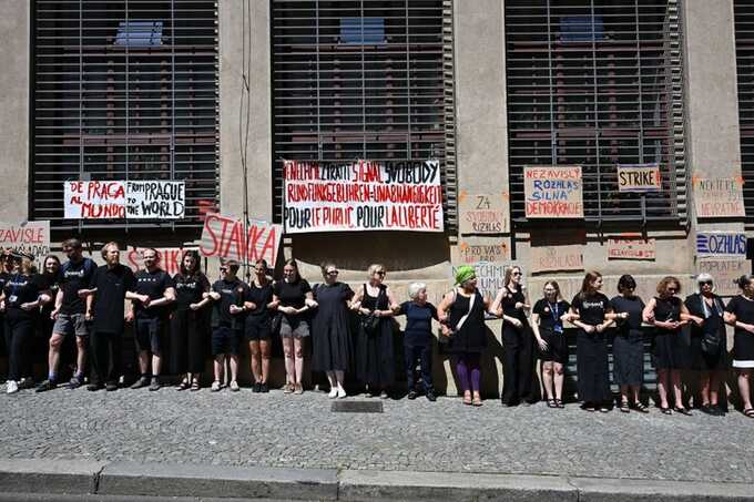 Czech media strike erupts as Babis accused of power grab