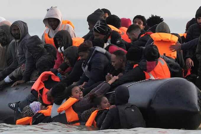Over 62,000 visa overstayers flagged as United Kingdom struggles to track illegal migrants