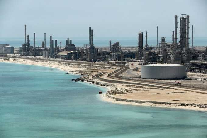 Fourteen killed after Aramco helicopter crashes near Saudi oil hub