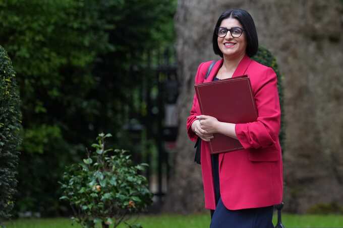 Shabana Mahmood plans citizen-led asylum appeals as UK targets faster deportations