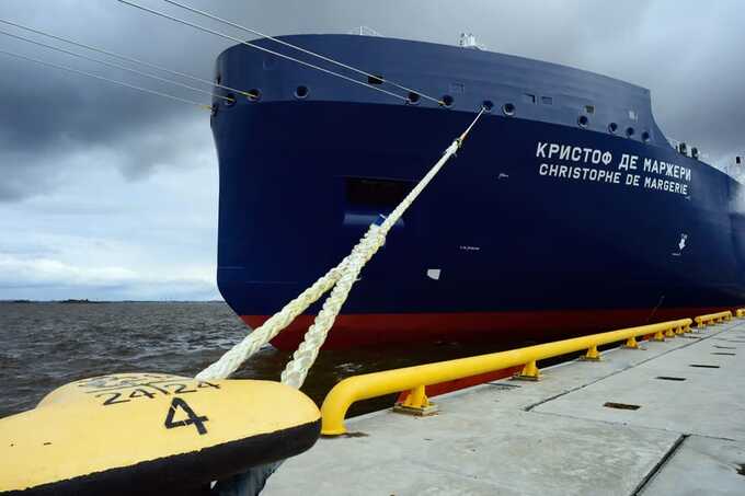 Danish shipyard keeps Putin’s Arctic LNG fleet afloat ahead of EU sanctions