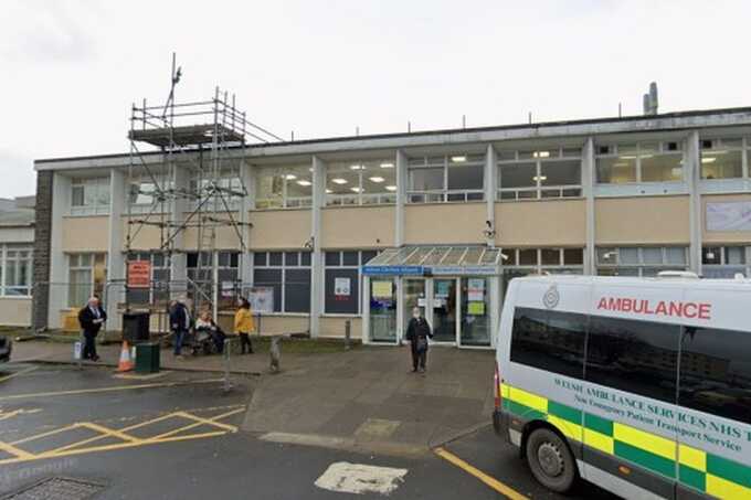 Rare crusted scabies outbreak forces closure of hospital ward in Wales