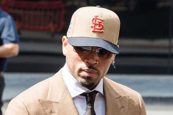 Chris Brown pleads guilty to affray over alleged Mayfair nightclub bottle attack