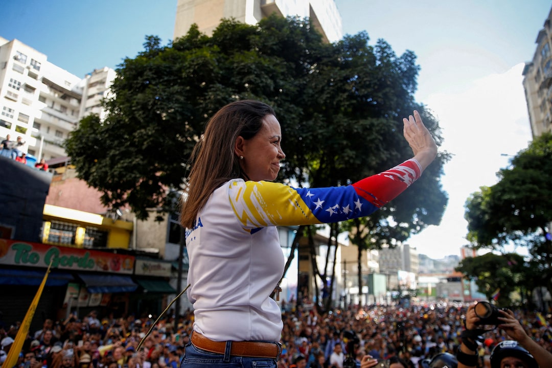 Venezuela opposition leader Machado appears at protest dqxikeidqkikdinv
