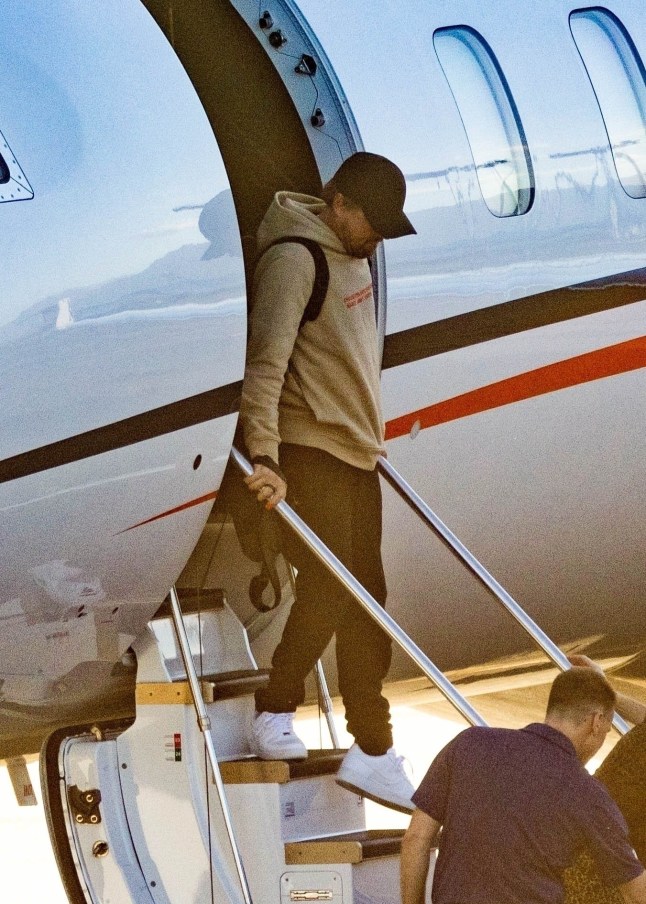 Los Cabos, MEXICO - *EXCLUSIVE* - **WEB MUST CALL FOR PRICING** Climate Activist and Oscar Winner Actor Leonardo DiCaprio and his girlfriend Vittoria Ceretti are spotted arriving on a private flight in Los Cabos, Mexico amid the Palisade and LA fires in California. Leo’s father George and his wife Peggy Ann Farrar were seen also deboarding their private jet as they landed in Mexico. Shot on 1/10/25 Pictured: Leonardo DiCaprio BACKGRID USA 10 JANUARY 2025 BYLINE MUST READ: HEM / BACKGRID USA: +1 310 798 9111 / usasales@backgrid.com UK: +44 208 344 2007 / uksales@backgrid.com *UK Clients - Pictures Containing Children Please Pixelate Face Prior To Publication* dqxikeidqkikdinv