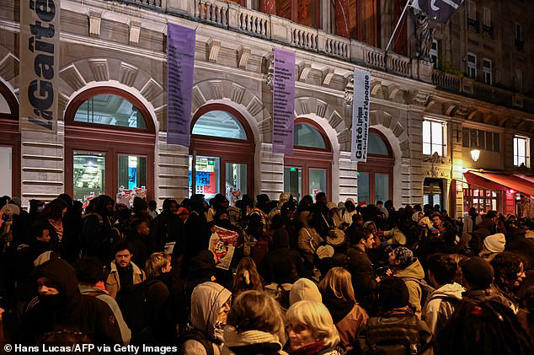 Daily demonstrations have been held on the steps of the theatre, which is known for hosting radical performances dqxikeidqkikdinv