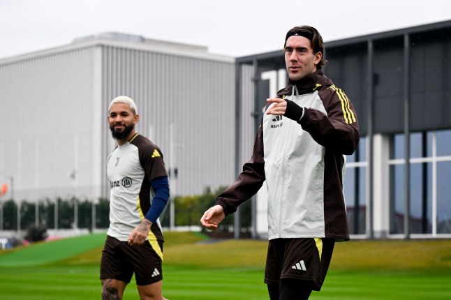 TURIN, ITALY - JANUARY 20: Dusan Vlahovic of Juventus during the UEFA Champions League 2024/25 League Phase MD7 training at Juventus training session on January 20, 2025 in Turin, Italy. (Photo by Daniele Badolato - Juventus FC via Getty Images) dqxikeidqkikdinv